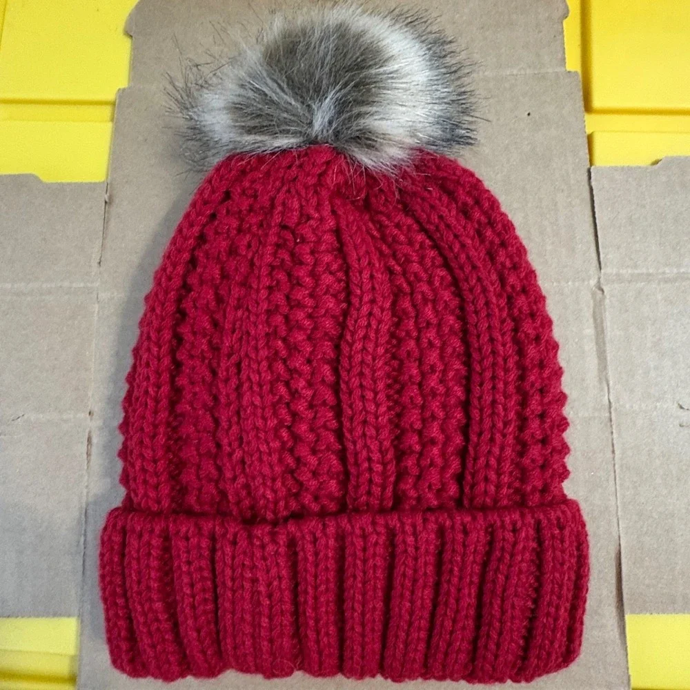 CC Kids Red Cable Knit Beanie Faux Fur Pom‎ Pom Winter Hat YJ-820 NEW
